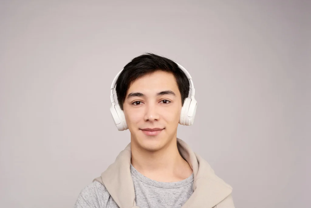 Brookstone True Tone Wireless Headphones