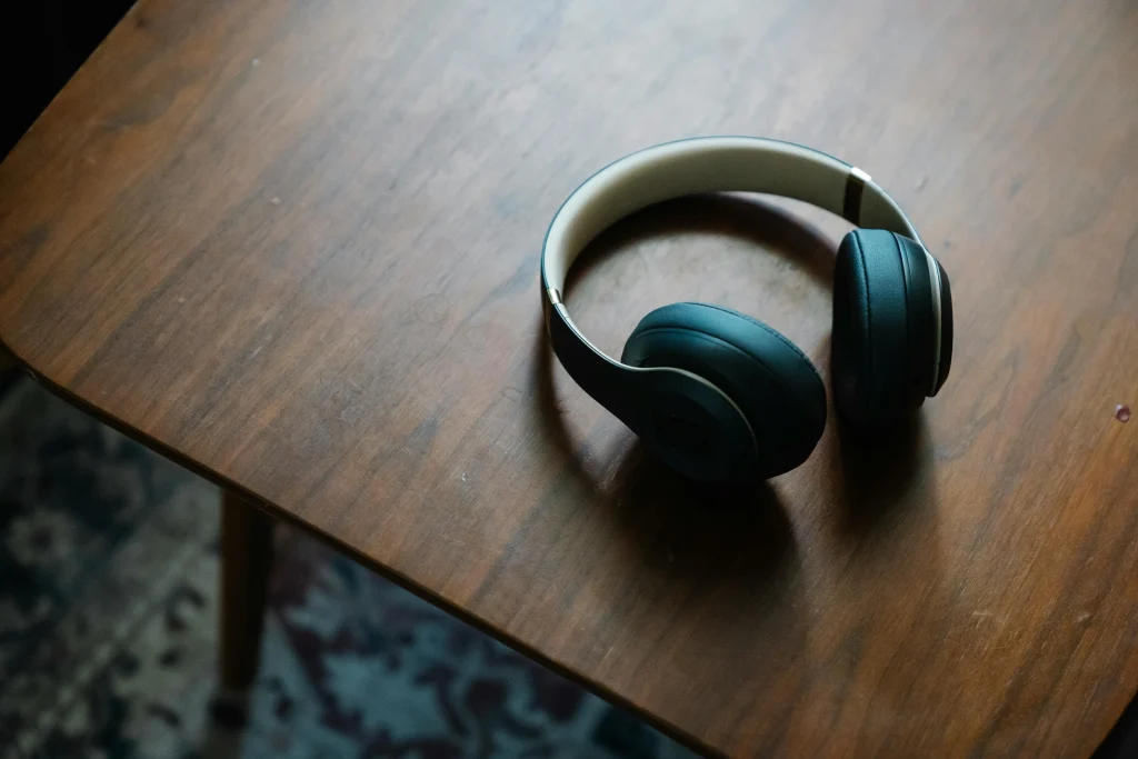 Brookstone True Tone Wireless Headphones