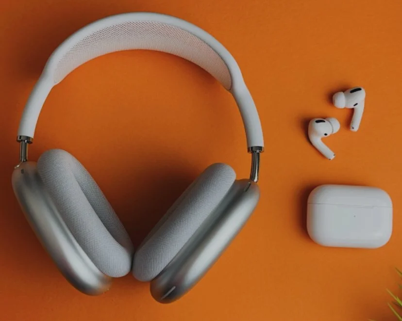 Do Earbuds Have Less Sound Isolation Than Headphones