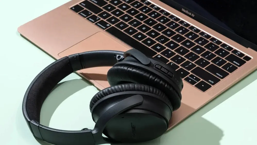 Why Does My Headphone Have Static Laptop